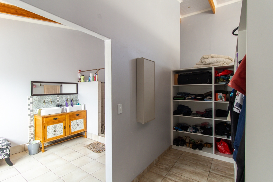 5 Bedroom Property for Sale in Myburgh Park Western Cape